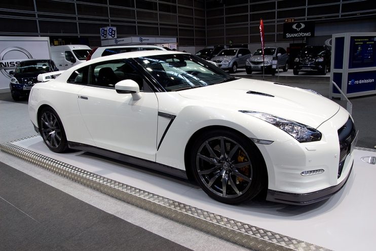 Nissan GT-R side view