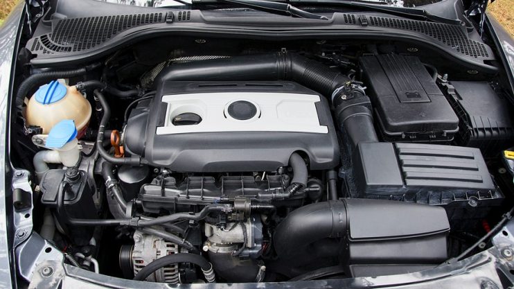 All is Not Well Under the Bonnet: 7 Engine Symptoms You Don't Want to avoid  - BreakerLink Blog