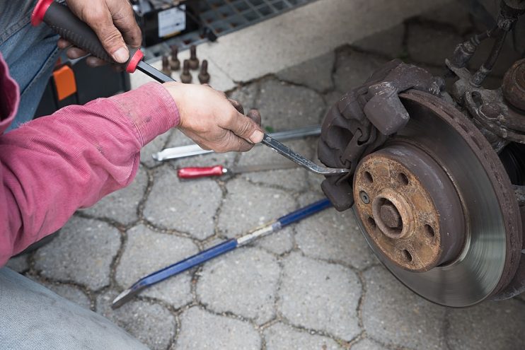 removing brake calliper and pads