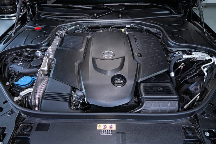 Mercedes Benz CLS engine bay