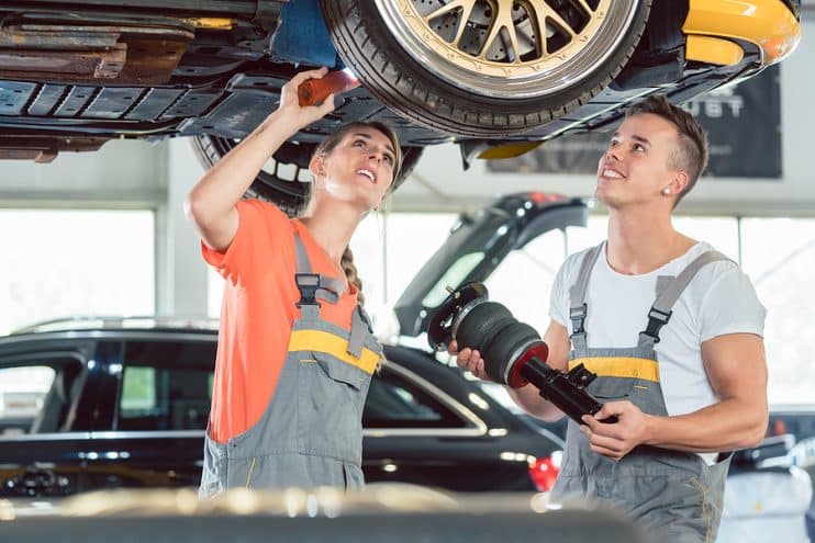 Mechanics fitting air suspension