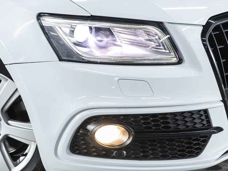 Audi Q5 headlight