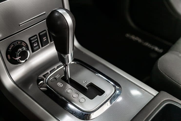 Nissan Pathfinder gear stick