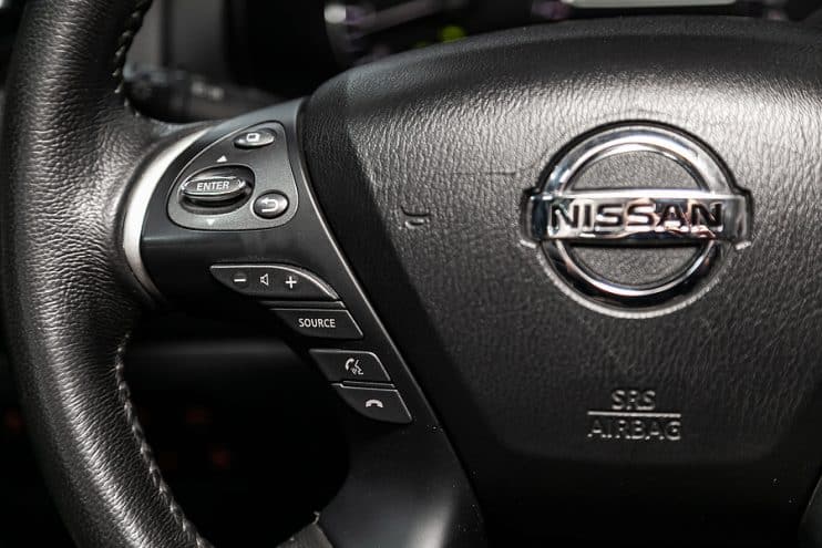 Nissan pathfinder steering wheel