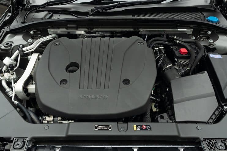 Volvo V60 engine bay