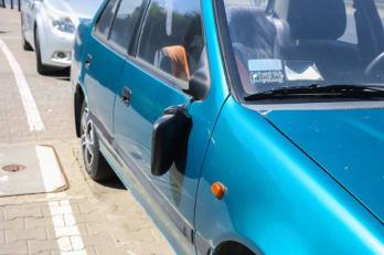 Broken wing mirror