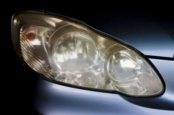 oxidised headlight