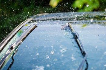 wiper blades working