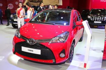 red Toyota Yaris