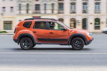 Dacia Duster, side view