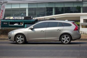 Volvo V60 side view