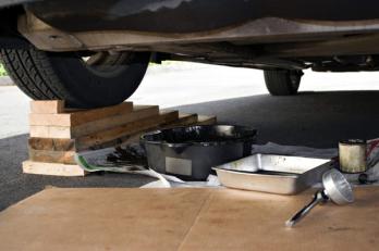 Changing an oil sump